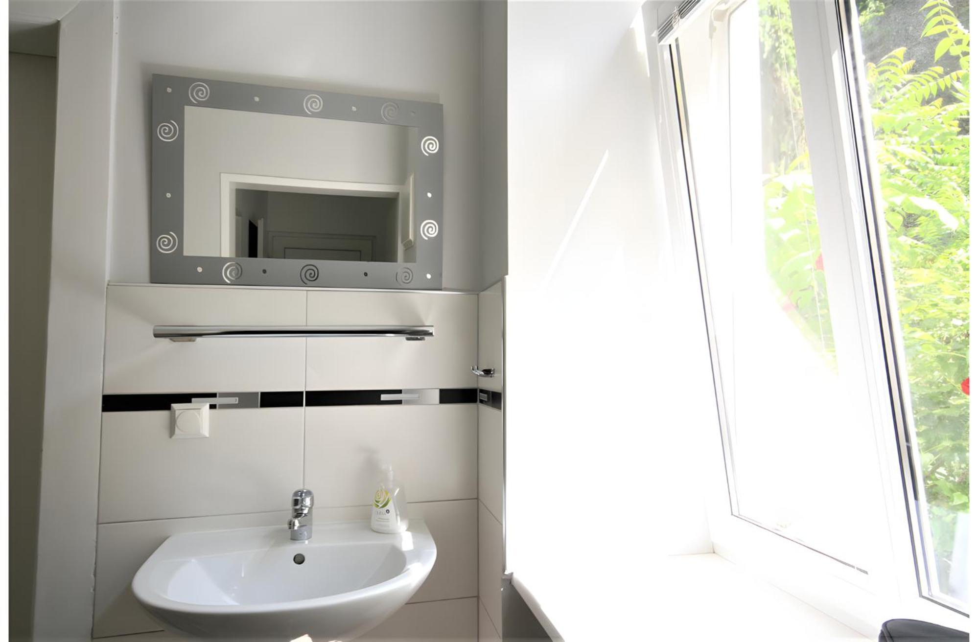 Modern Flat With 2 Rooms, Close To Schoenbrunn فيينا المظهر الخارجي الصورة